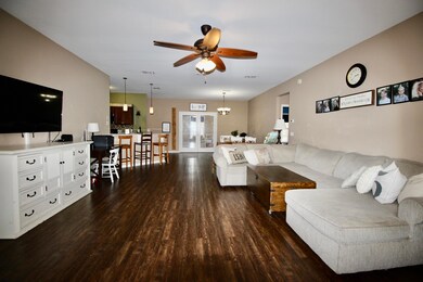 1CD93C9F-6230-477A-B5DD-D6CA4B58C3D1_1_2