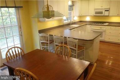 7758 Shootingstar Dr, Springfield, VA 22152 - photo 5