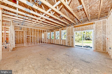 18218 Summerlin Dr, Hagerstown, MD 21740 - photo 3