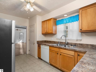 111 W Fourteenth St, Traverse City, MI 49684 - photo 7