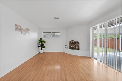 10302 Southport Dr, Houston, TX 77089 - photo 5