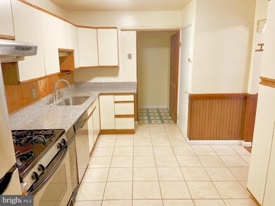 7600 Erica Ln, Laurel, MD 20707 - photo 5