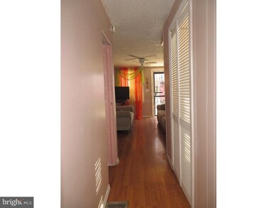 346 Locust St, Reading, PA 19604 - photo 5