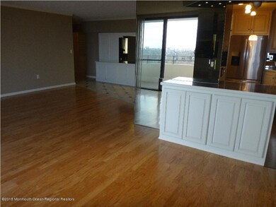 1113 Dining / Living