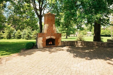 Outdoor fireplace