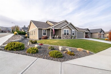 1402 Kirby Ln, Wenatchee, WA 98801 - photo 2