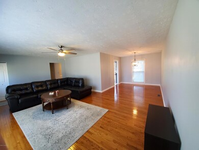 9116 Brandywyne Dr, Louisville, KY 40291 - photo 3