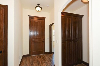 1605 Pinewood Dr, Moore, OK 73160 - photo 4