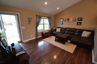 516 Forest Ridge Dr, Mount Washington, KY 40047 - photo 4