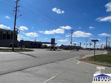 435 E Margaret Ave, Terre Haute, IN 47802 - photo 2