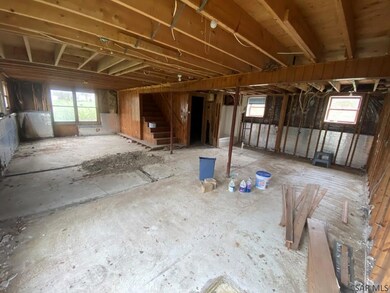 UNFINISHED 1ST FLOOR SPACE