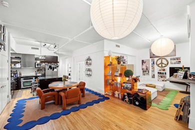 50 Pine St unit 4N, New York, NY 10005 - photo 4