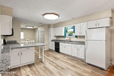 6112 Clayberry Dr, Knoxville, TN 37931 - photo 7