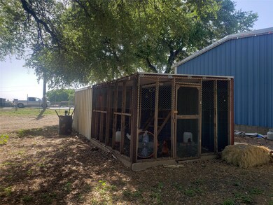 733 Young Rd, Springtown, TX 76082 - photo 2