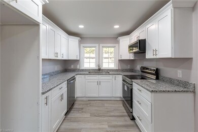 1517 Skeet Club Rd, High Point, NC 27265 - photo 4