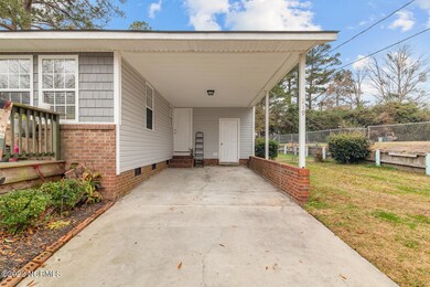 219 Regalwood Dr, Jacksonville, NC 28546 - photo 3