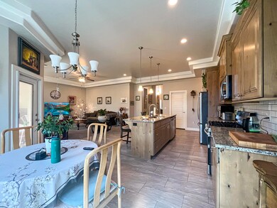 Kitchen/ Dining area