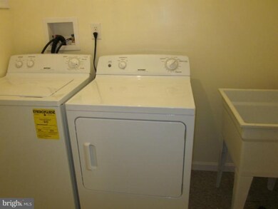 6010 Somerset Rd, Riverdale, MD 20737 - photo 7