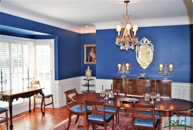 Dining room. View from the entry
