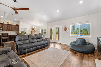 601 E Forks Cir, Cave Junction, OR 97523 - photo 4