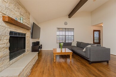 7917 Pruitt Dr, Galveston, TX 77554 - photo 5