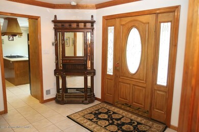 5 Red Owl Foyer