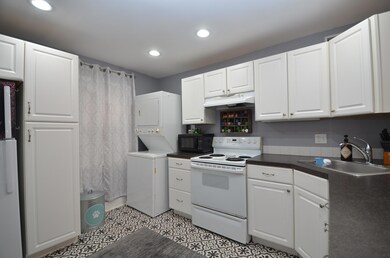 10-12 Dismukes St, Kittery, ME 03904 - photo 3