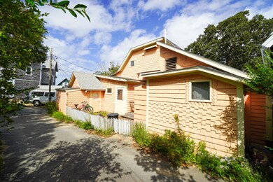7 Central Ave, Oak Bluffs, MA 02557 - photo 4