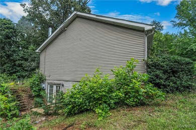 566 Will Johnson Rd, Louisa, VA 23093 - photo 3