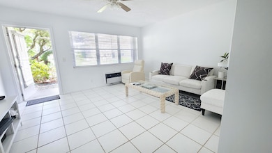 319 Chatham P, West Palm Beach, FL 33417 - photo 2