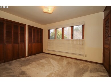 Bedroom, Primary