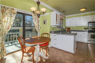 BREAKFAST NOOK OPENS TO THE FRONT DECK