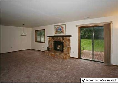 77 Wigwam Ln, Tinton Falls, NJ 07724 - photo 3