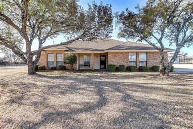 1008 Conveyor Dr, Joshua, TX 76058 - photo 2