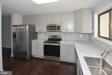 15281 Forest Grove Dr, Woodbridge, VA 22191 - photo 4