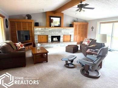 1003 2nd Ave NE, Clarion, IA 50525 - photo 4