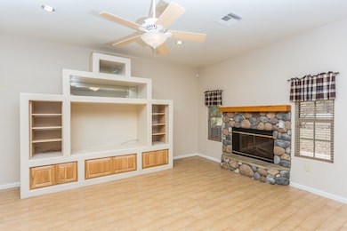 005_Living Room
