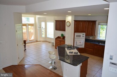 9791 Maple Trace Cir, Fairfax, VA 22032 - photo 3