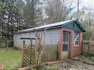 702 Red Oak Dr, Siler City, NC 27344 - photo 5