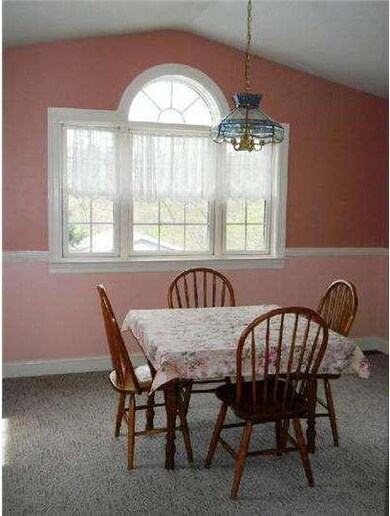 1109 Riverview Dr, Reading, PA 19605 - photo 5