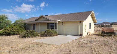 750 W Iris Rd, Paulden, AZ 86334 - photo 2