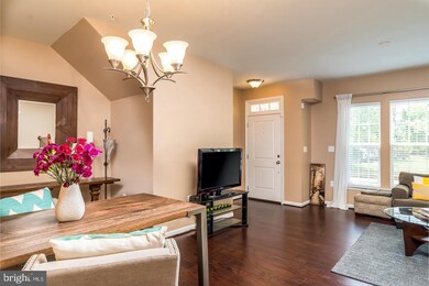 43439 Town Gate Square, Chantilly, VA 20152 - photo 2