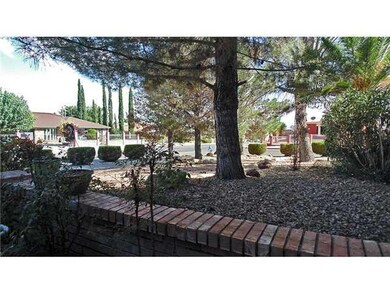 1295 Vista de Oro Dr, El Paso, TX 79935 - photo 4