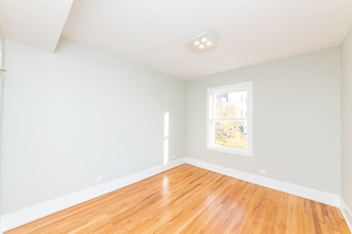 1122 W Addison St unit 3, Chicago, IL 60613 - photo 5