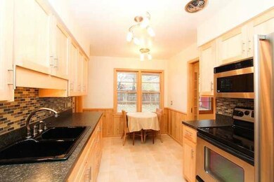 Kitchen. Eat In or Use Dining area