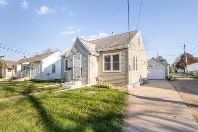 914 E Mitchell Ave, Waterloo, IA 50702 - photo 2