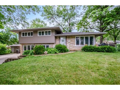 3304 Aurora Ave, Des Moines, IA 50310 - photo 2