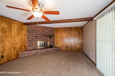 006-photo-living-room-8668382