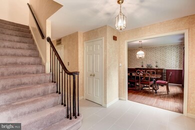 11225 Freas Dr, North Potomac, MD 20878 - photo 4