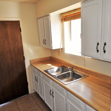 3.2 Kitchen